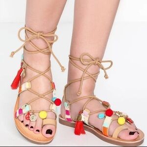 Steve Madden Girl Women Sz 9.5 Embellished Toe Ring Loop Gladiator Strap Sandals
